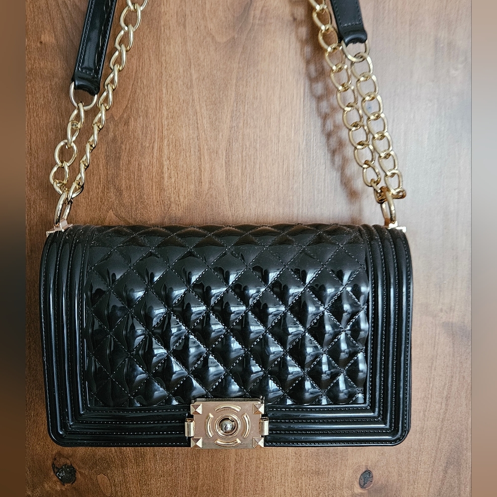Black gold chain shoulder bag